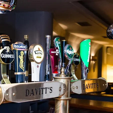 Davitts 3* كينمير